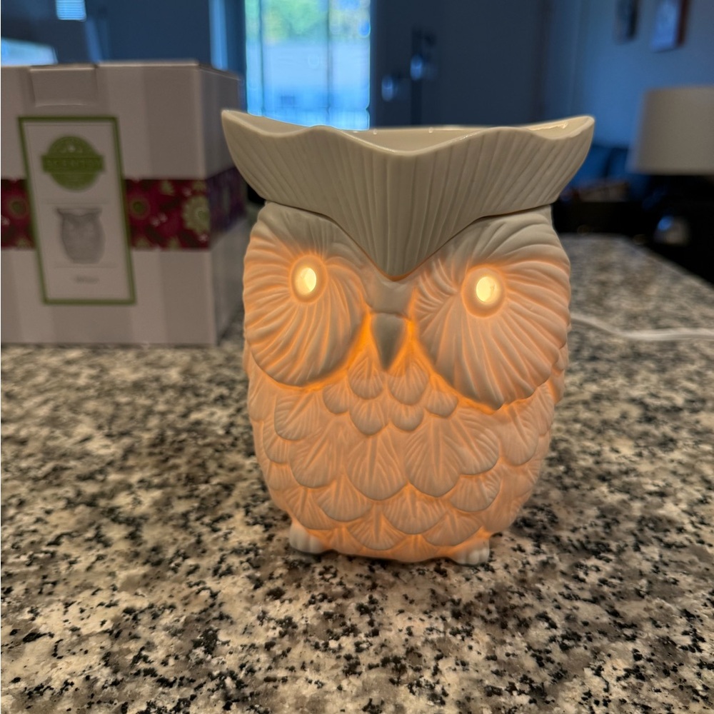 Scentsy Whoot Owl Warmer (full size)
